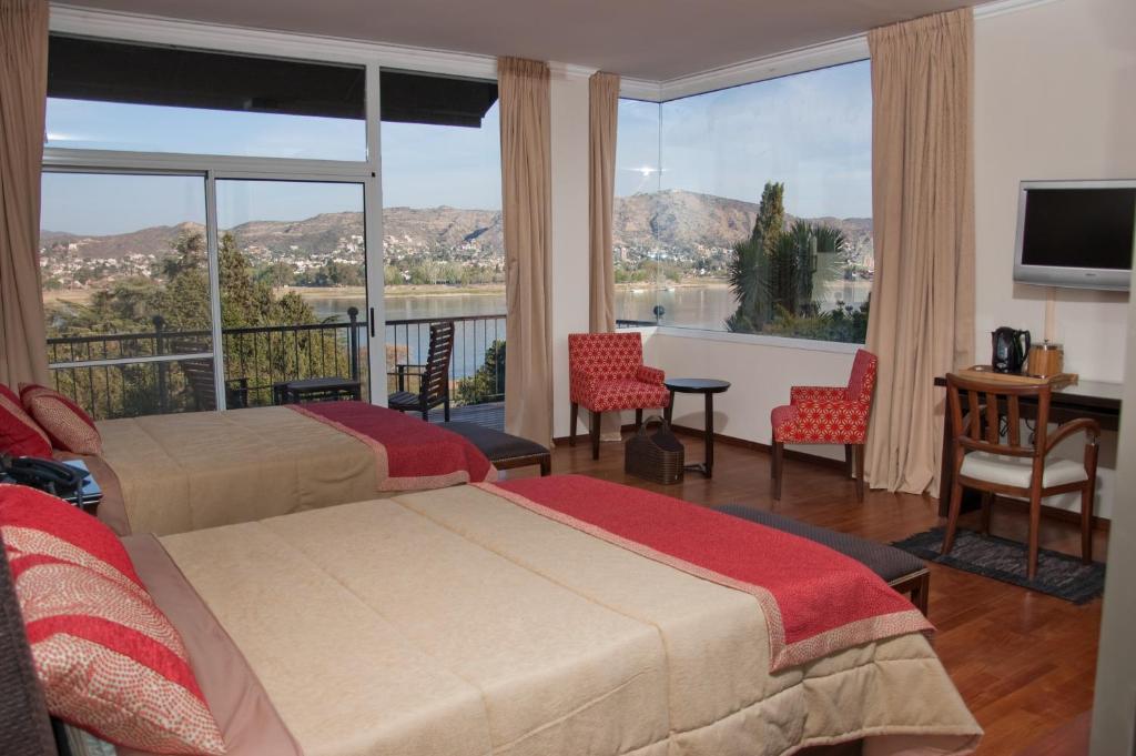 Tagore Suites Hotel Villa Carlos Paz Room photo
